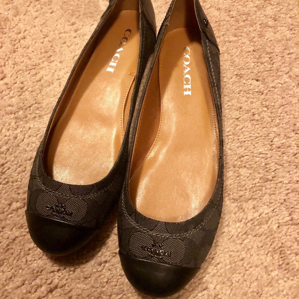 Brand new coach signature flats, 7.5